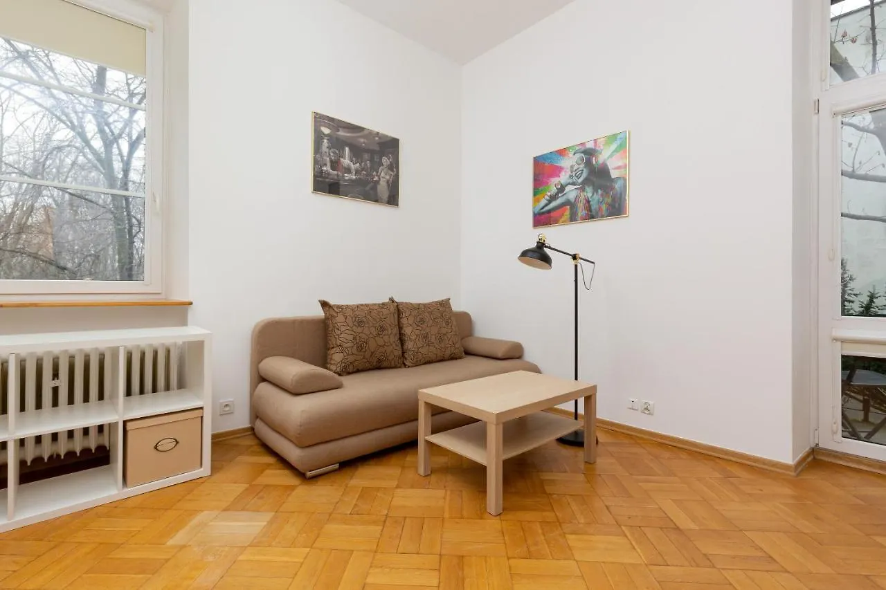Downtown Studio Apartment By The Park By Noclegi Renters Warschau Polen