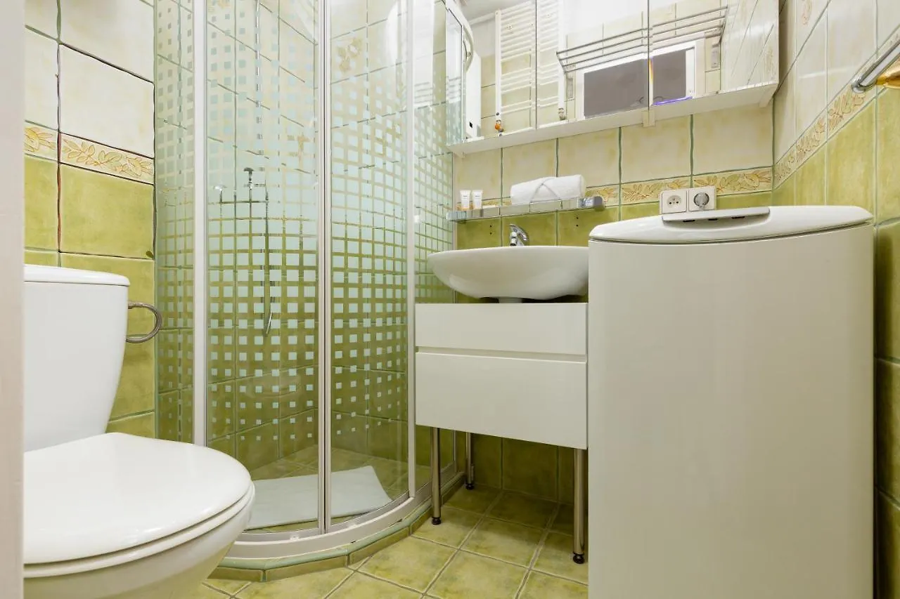 Downtown Studio Apartment By The Park By Noclegi Renters Warschau